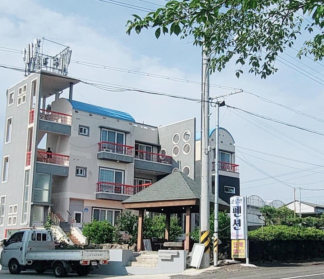 Jeju Soroan Pension Seogwipo Exterior foto